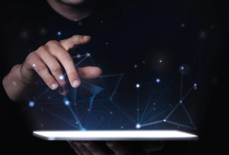 昨晚天空一连串移动的星星是什么 昨晚流星雨